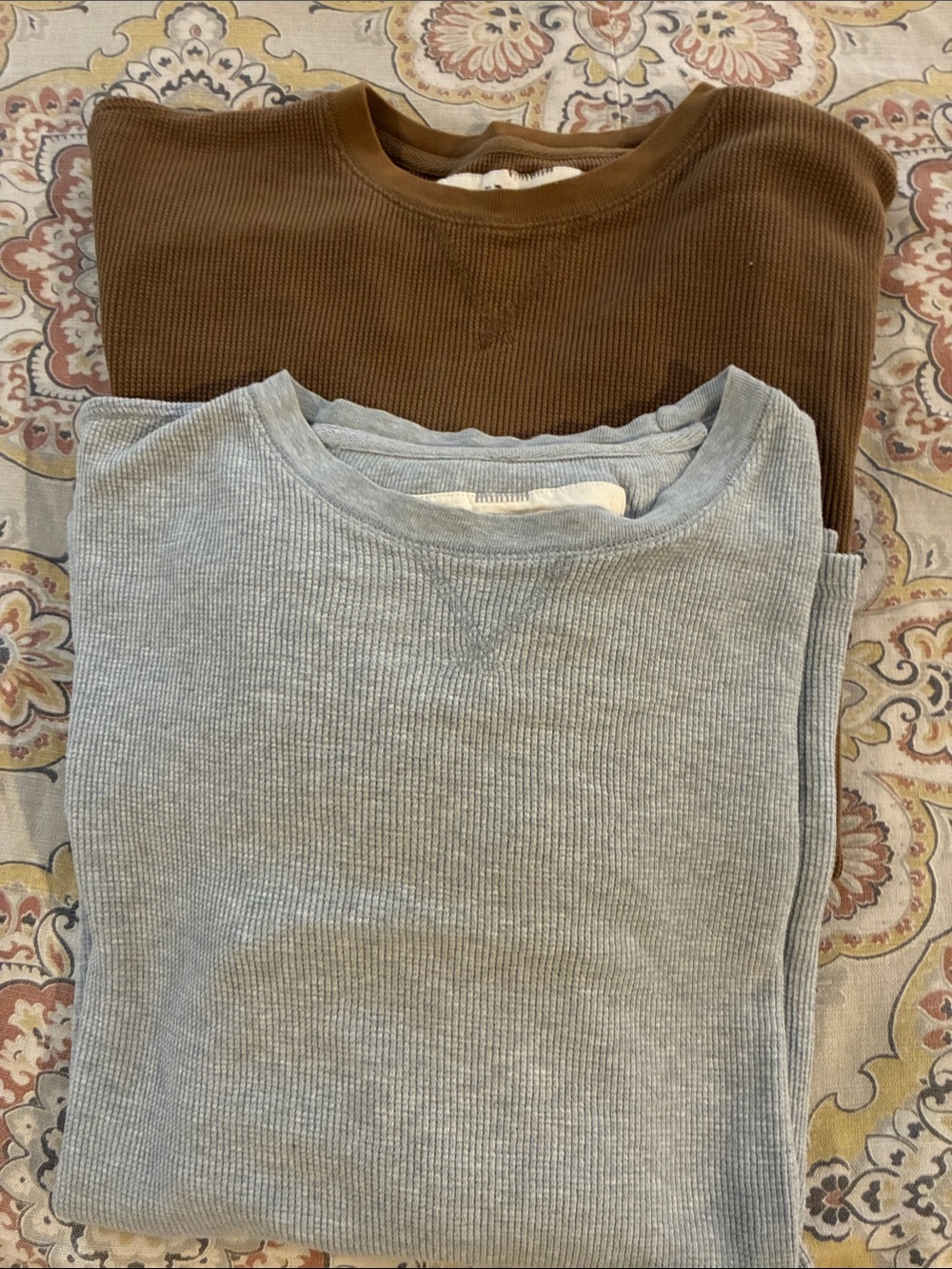 Old Navy Men's waffle knit gray and brown
